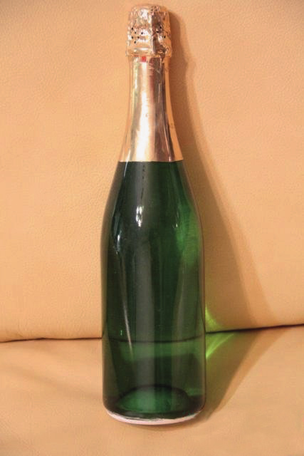 Бутылка шампанского