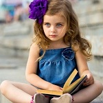 девочка с книгой