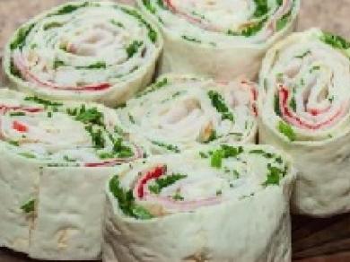 Быстрая закуска – рулет из лаваша с крабовыми палочками